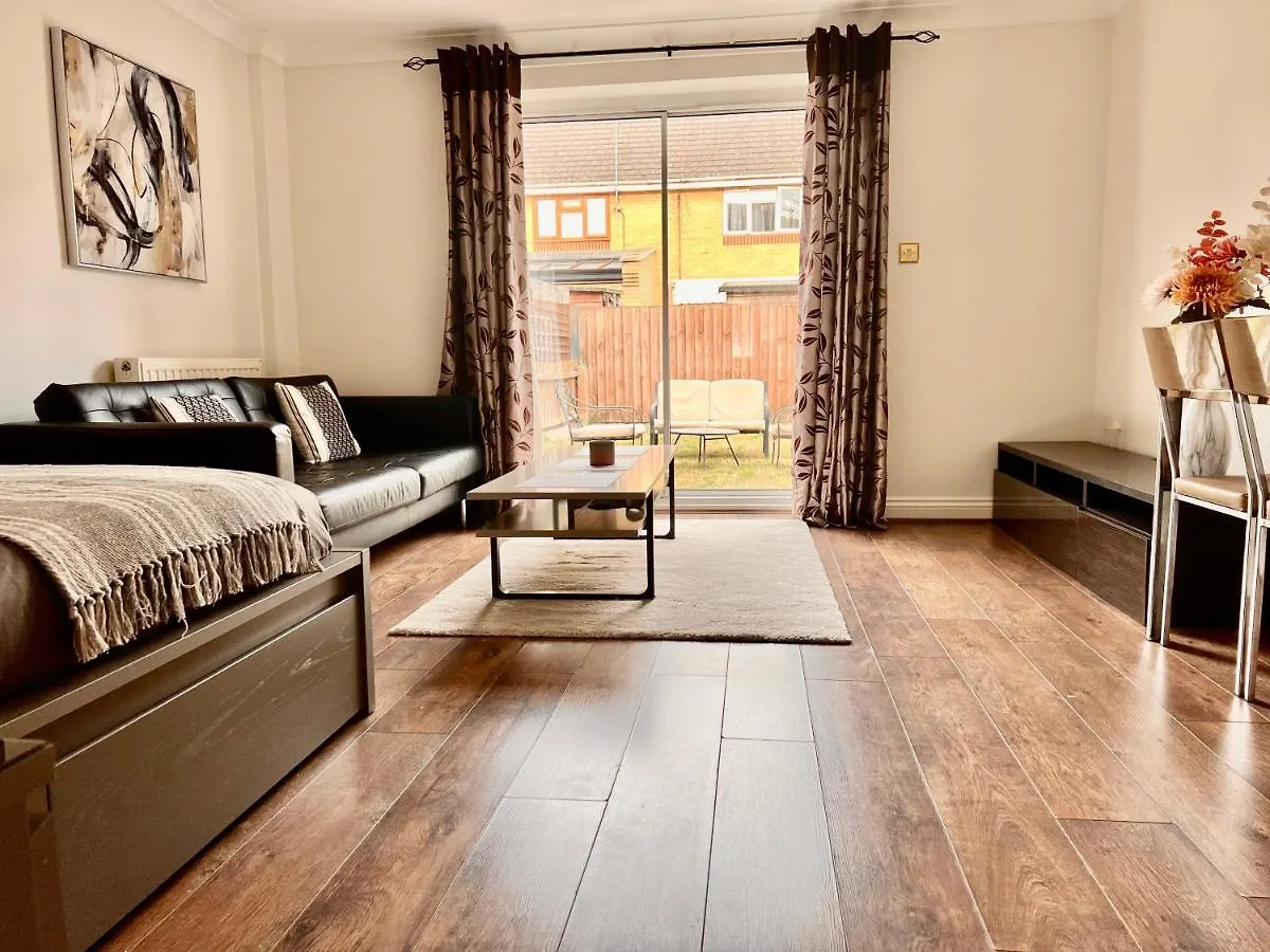42I Premium Rooms London Exactly Like The Photos 0*,